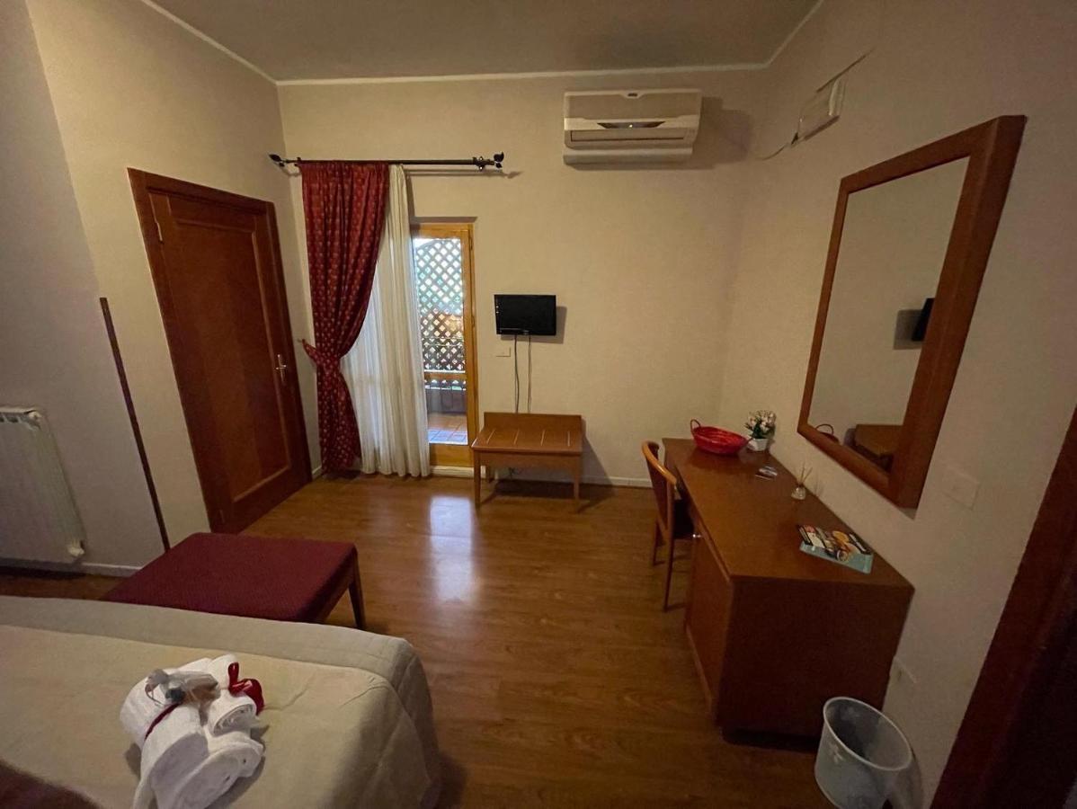 La Terrazza Dei Ciliegi Otel Santa Maria Degli Angeli  Dış mekan fotoğraf